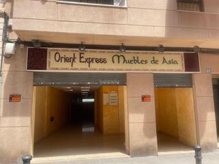 Local commercial à Carrer del pintor manuel baeza gómez 41. Gran local en venta