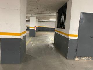 Lloguer Aparcament cotxe a Carrer d'àlaba 61. Alquiler plaza de parking para coche mediano