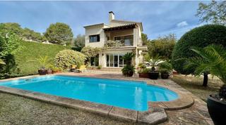 Xalet a Carrer de la cerdanya 16. Chalet con piscina  a 3 km de la playa l´estartit