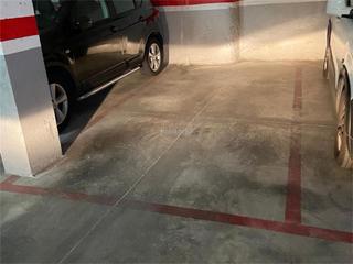 Aparcament cotxe a Carrer de ponent 45a. Centre / carrer ponent