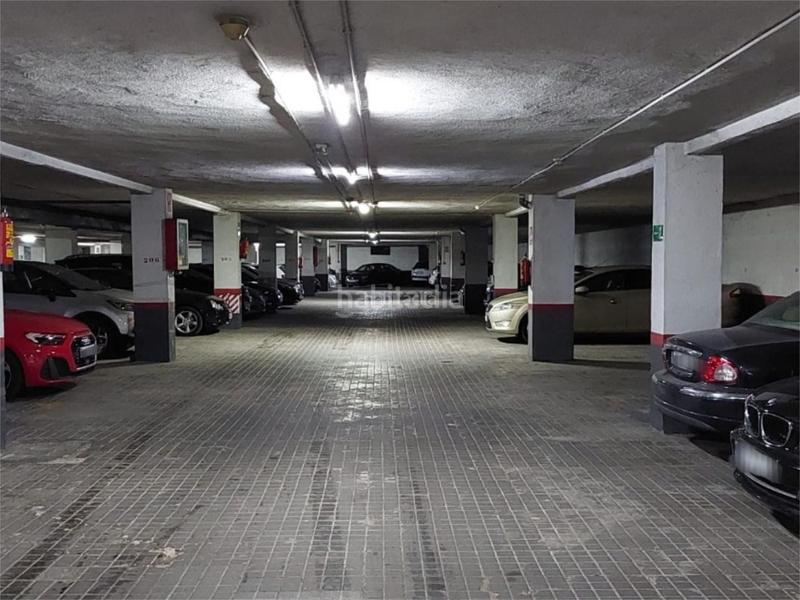 Foto 3054cad0-1e4b-47d4-95e6-6449700a40fe. Lloguer aparcament cotxe a avenida de manoteras 30 a Madrid