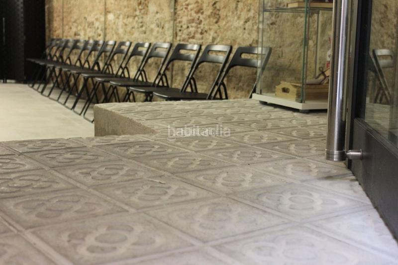 Foto 186b3084-db2e-465a-8df0-512a8333d6d3. Local commercial dans carrer d'estruc 10 dans Gòtic Barcelona