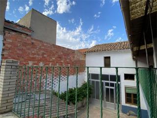 Casa adossada a Calle mártires 34. Iniesta / calle mártires