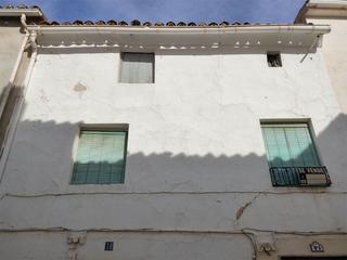 Casa adossada a Calle alarcon 12. Huelma / calle alarcon