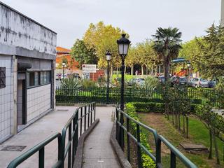 Affitto Locale commerciale in Bake kalea 16. Alquiler en cruces barakaldo - la paz, 16