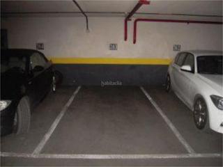 Parking coche en Calle de la escarcha 3. Estación - centro / calle de la escarcha