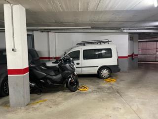 Aparcament cotxe a Avinguda de castellvell 15. Venta parking