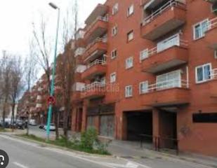 Posto auto in Carrer de cervantes 272. Plaza parquing grande en gorg
