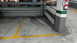 Alquiler Parking coche en Carrer de les corts 42. Alquilo o vendo