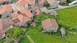 Casa a Lugar torre_a-nu 8. Casa con bodega, anexos, horreo y finca