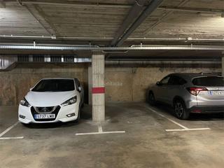 Miete Autoparkplatz in Carrer d'en narcís monturiol 18. Sant narcís / carrer d