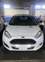 Rent Car parking in Carrer de palència 28. Navas coche mediano fácil acceso