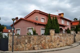 Chalet à Calle madre maravillas 23. Estupendo chalet en mejor zona de arenas san pedro