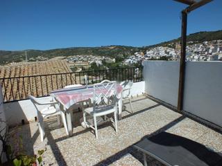 Maison jumelée à Calle cruz cañizares 1. Casa tradicional de 3-5 dormitorios en montefrio