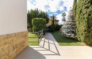 Chalet en Calle leoni benabú 4. Se vende vivienda de lujo en málaga