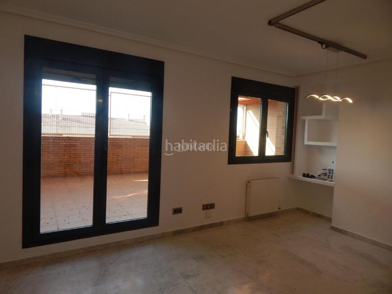 Foto 829da071-ad9d-4632-9d91-36fd00992250. Ático en calle doñana 26 ático duplex con amplia terraza en Cáceres