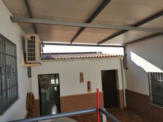 Casa a Calle cervantes 6. Gran casa en guadalcázar, para entrar a vivir.