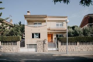 Casa a Plaça frederic mompou 1. Chalet independiente el la formiga. vila-seca