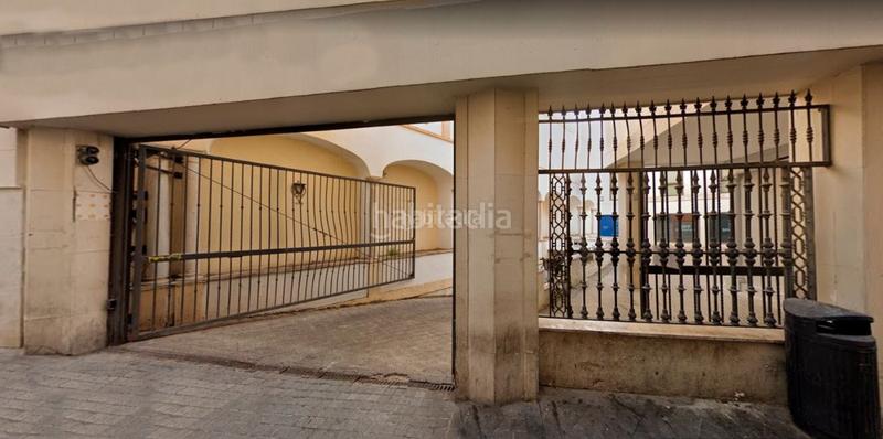 Foto 005395ff-9aab-4bac-87c0-a891e3a5cf8e. Parking coche en calle san eloy 2 amplia plaza de garaje en Sevilla