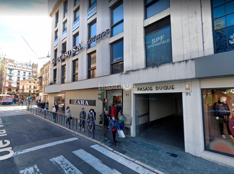 Foto 36c46f4a-7fe2-40a1-9fe2-0b66bcea0a49. Parking coche en calle san eloy 2 amplia plaza de garaje en Sevilla