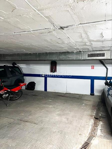 Foto 715d55f4-167e-46b2-bab7-3934a67ada34. Parking coche en calle san eloy 2 amplia plaza de garaje en Sevilla