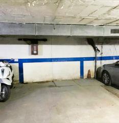 Parking coche en Calle san eloy 2. Amplia plaza de garaje