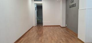 Rent Business premise in Carrer de santa teresa 10. Calle peatonal