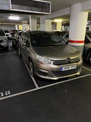Aparcament cotxe a Carrer de calàbria 253. Parking justo a la salida. muy cómodo