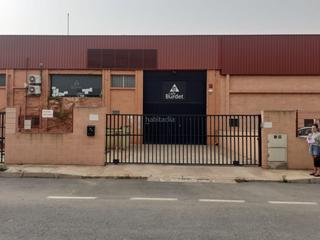 Bâtiment à usage industriel à Avinguda verge de la pau 43. Nave totalmente reformada