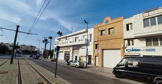 Affitto Locale commerciale in Avenida reyes católicos 21. Local nave para negocio