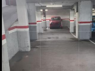 Aparcament cotxe a Carrer de francesc moragas 94. Plaza de parking grande y de facil acceso