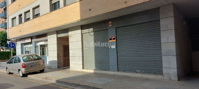 Foto a4b3f9a4-19ea-4503-92a5-a2cc88b9d728. Alquiler local comercial en carrer del president francesc macià 61 local comercial en Salt