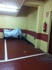 Parking voiture à Carrer joaquim mensa 22. En venta 2 plazas de parking en cervelló