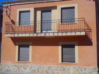 Casa adossada a Calle salas pombo 24. Hinojosa de duero / calle salas pombo