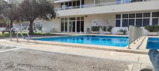 Pis a Carrer del freu 40. Apartamento bien equipado con piscina y barbacoa.