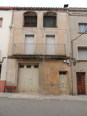 Maison jumelée à Carrer mn cinto verdaguer 3. Casa cèntrica i multifuncional a tornabous.