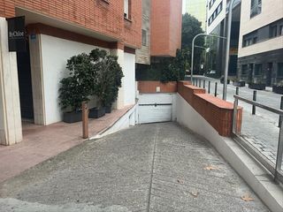 Lloguer Aparcament cotxe a Carrer d'europa 33. Finca aïllada i segura