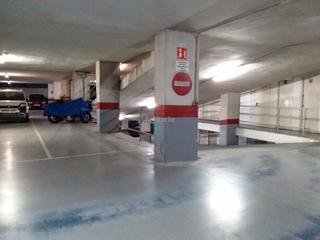 Rent Car parking in Passeig de la zona franca 148. Plaza 11 m2 en alquiler en paseo zona franca 148.