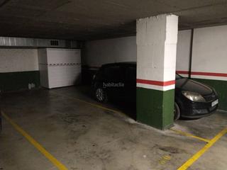 Location Parking voiture à Carrer de la unió 178. Pàrquing zbe doble + traster 1m3 dins de la plaça