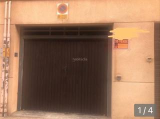 Parking coche en Carrer del prior morera 16. Plaza coche grande y trastero enorme. no inundable