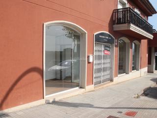 Location Local commercial à Carrer de migdia 33. Local muy comercial!!