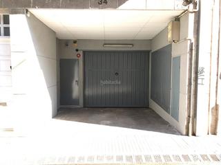 Aparcament cotxe a Carrer d'antoni mampel 14