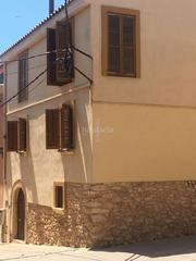 Rent House in Carrer pau claris 7. Casa en alquiler