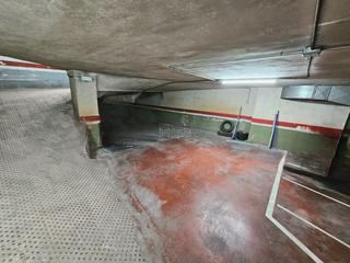 Miete Autoparkplatz in Carrer de torns 27. Parking en alquiler para coche pequeño