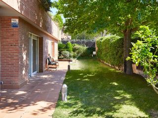 Casa en Carrer oceà atlàntic 71. Exclusiva casa independiente con piscina, ascensor y gran parcel