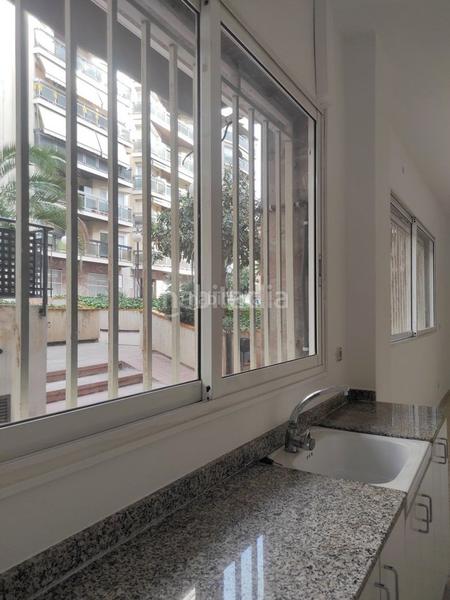 Foto bcbd7387-d7c7-40ba-ac18-d7c9d45e97b9. Affitto locale commerciale in carrer esperanto 1 in Valls