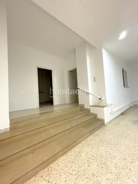 Foto f81cc557-d8d0-4e0e-98d9-5e66ed4005b4. Affitto locale commerciale in carrer esperanto 1 in Valls