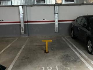 Location Parking voiture à Avinguda ciutat de l'alguer 27. Parking coche grande