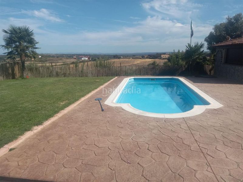 Foto a0caf0dd-4ad3-49fd-b51d-f68efcd7fbf3. Casa en calle clara campoamor 16 / calle clara campoamor en Malpartida de Plasencia