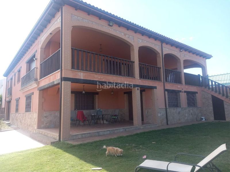 Foto b0fa8801-4d7d-45d9-ba5d-8aa5b5e49636. Casa en calle clara campoamor 16 / calle clara campoamor en Malpartida de Plasencia